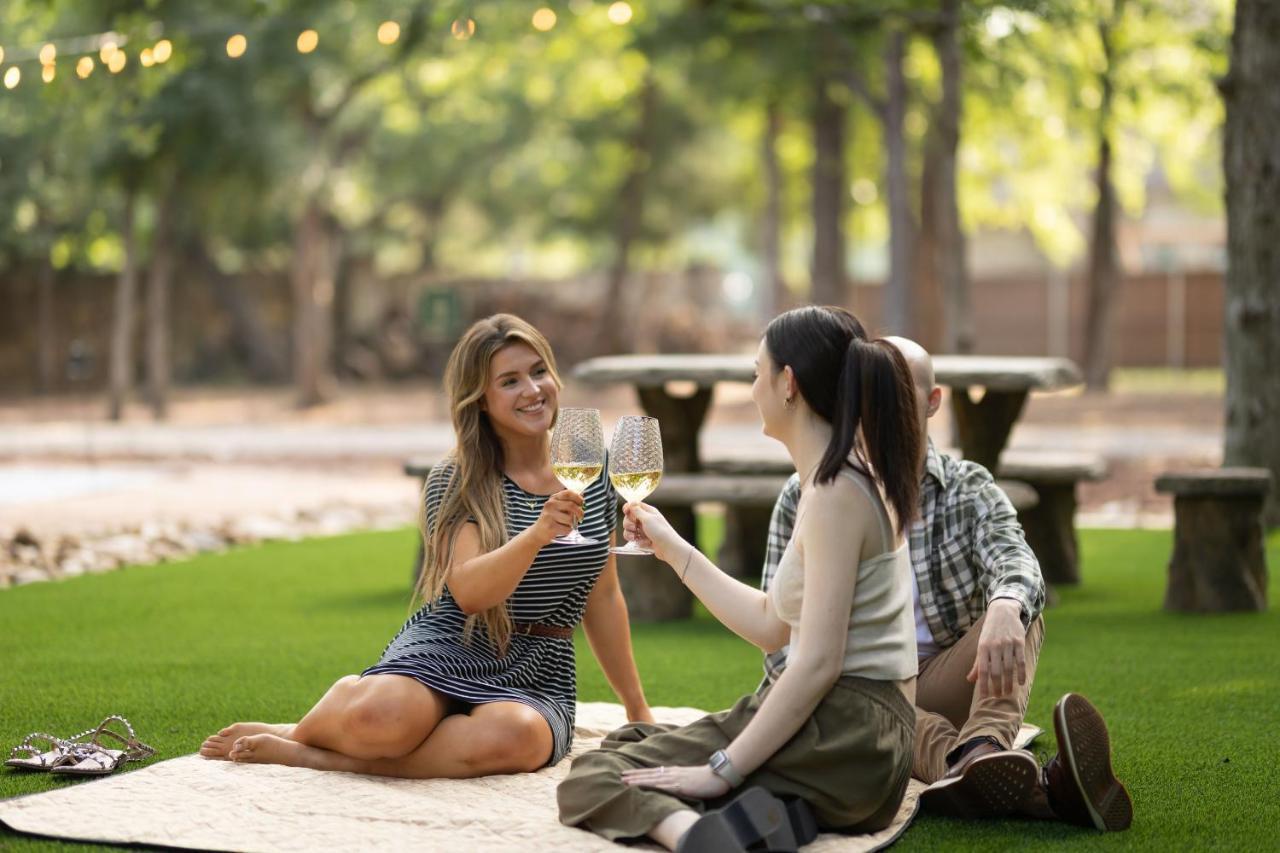 7744 Ranch Glamping Resort Όστιν Εξωτερικό φωτογραφία