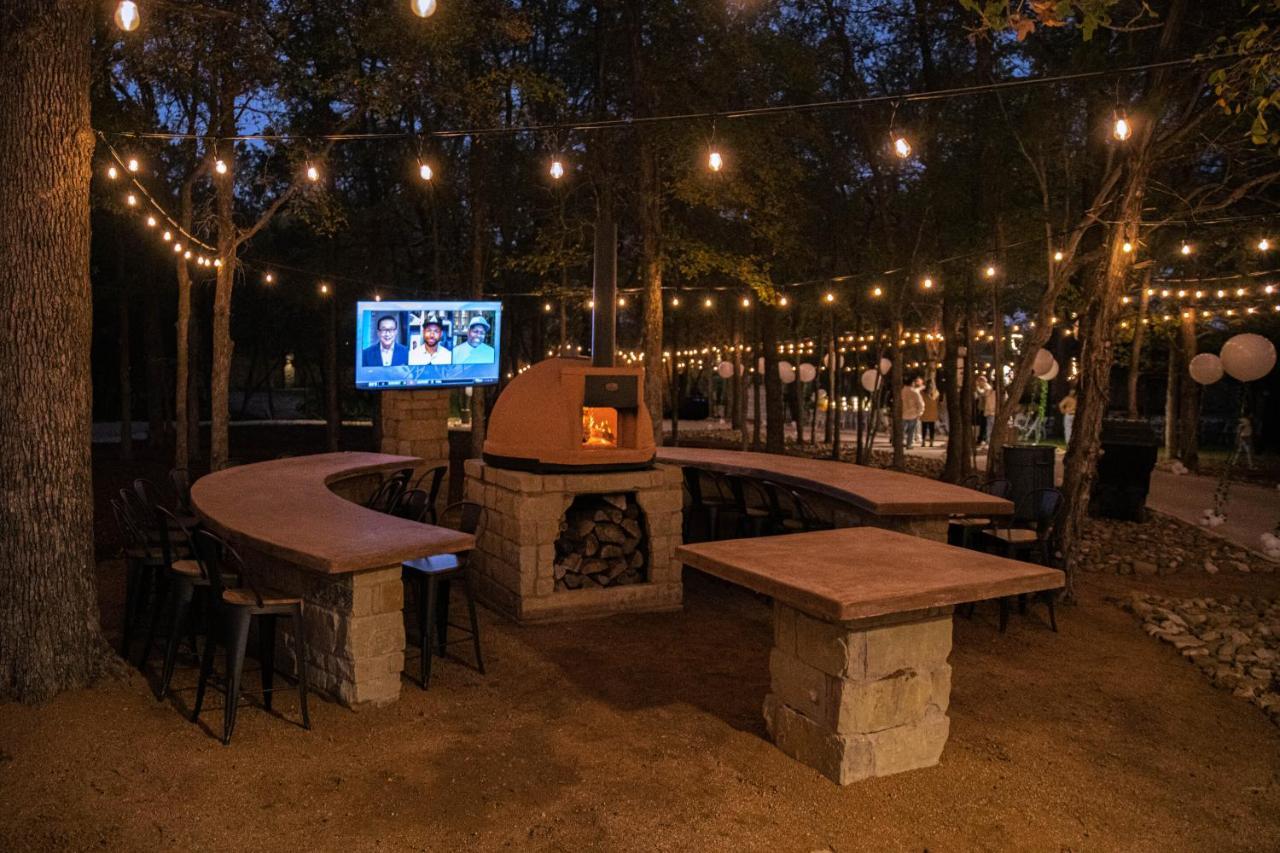 7744 Ranch Glamping Resort Όστιν Εξωτερικό φωτογραφία